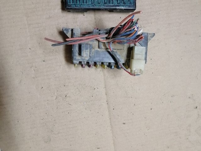 bontott MITSUBISHI L 300 Biztosítéktábla Motortér