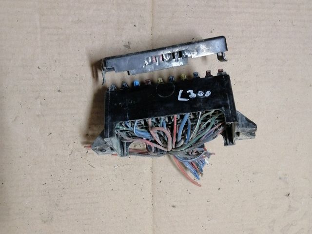 bontott MITSUBISHI L 300 Biztosítéktábla Motortér