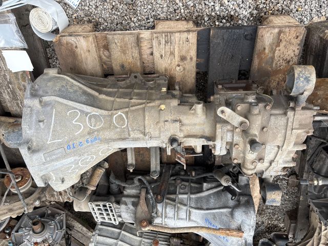 bontott MITSUBISHI L 300 Automata Váltó