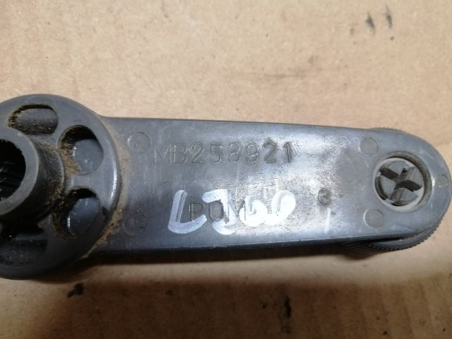 bontott MITSUBISHI L 300 Ablaktekerő Kar (Pozíciófüggetlen)