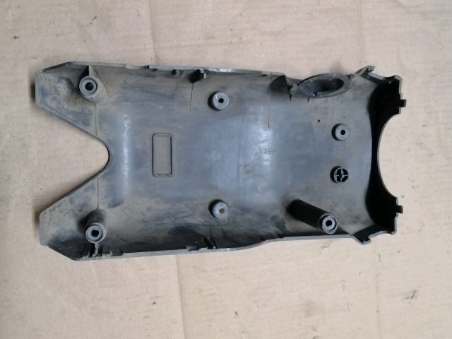 bontott MITSUBISHI L 300 Alsó Kormányoszlop Burkolat