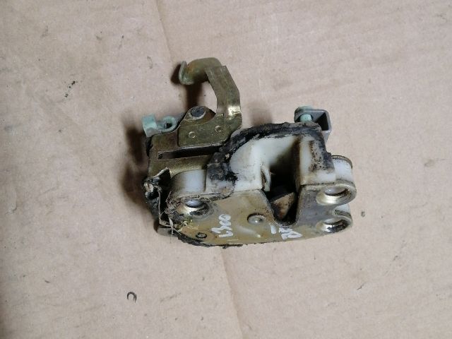 bontott MITSUBISHI L 300 Bal első Ajtózár