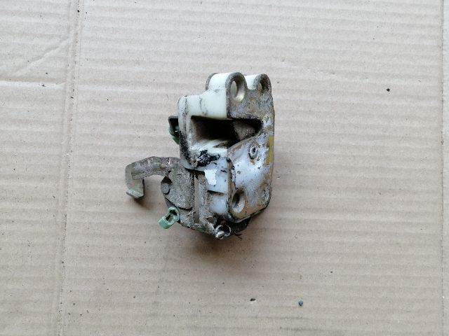 bontott MITSUBISHI L 300 Bal első Ajtózár