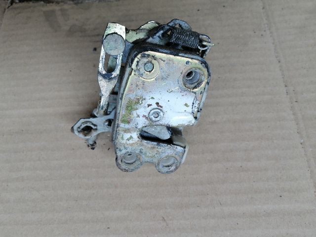 bontott MITSUBISHI L 300 Bal első Ajtózár