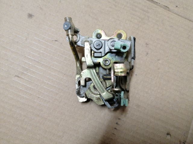 bontott MITSUBISHI L 300 Bal első Ajtózár