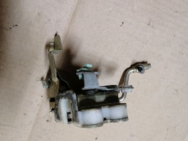 bontott MITSUBISHI L 300 Bal első Ajtózár