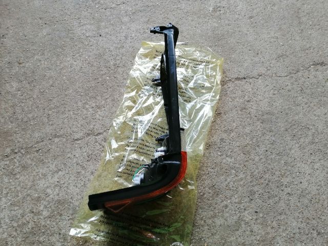 bontott MITSUBISHI L 300 Bal első Irányjelző