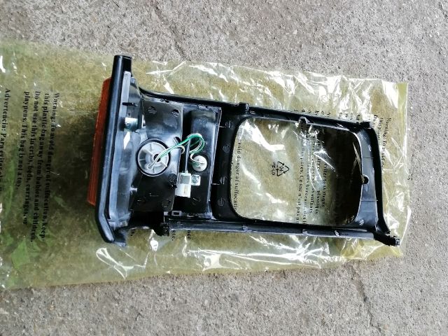 bontott MITSUBISHI L 300 Bal első Irányjelző