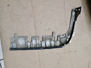 bontott MITSUBISHI L 300 Bal Fényszóró Bajusz Díszléc