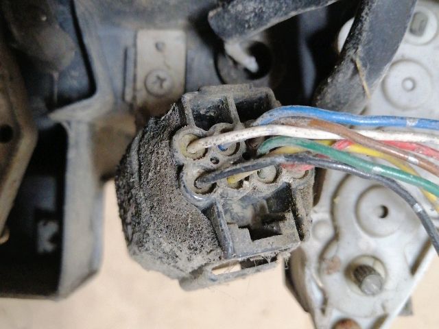 bontott MITSUBISHI L 300 Bal Fényszóró