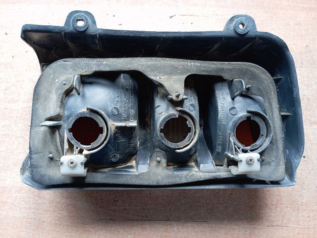 bontott MITSUBISHI L 300 Bal Hátsó Lámpa