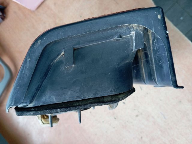 bontott MITSUBISHI L 300 Bal Hátsó Lámpa