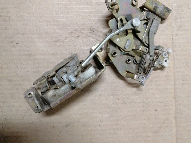 bontott MITSUBISHI L 300 Bal hátsó Tolóajtó Ajtónyitó Szerkezet