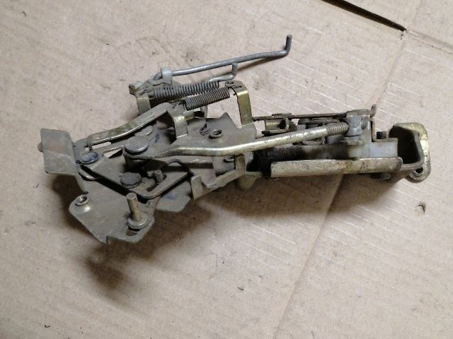 bontott MITSUBISHI L 300 Bal hátsó Tolóajtó Ajtónyitó Szerkezet