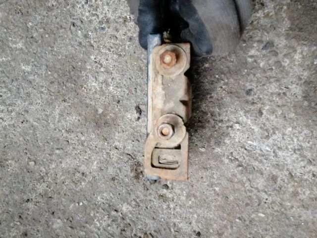 bontott MITSUBISHI L 300 Csomagtérajtó Kilincs