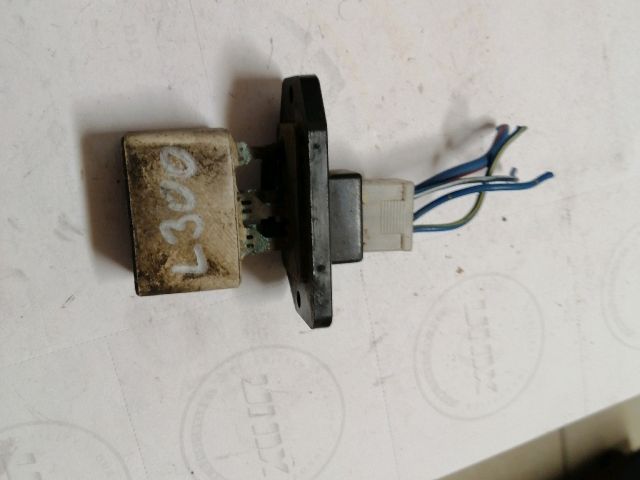 bontott MITSUBISHI L 300 Előtét Ellenállás Fűtőmotor