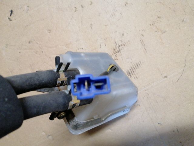 bontott MITSUBISHI L 300 Fékfolyadék Tartály