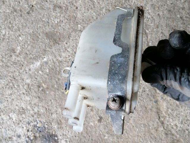 bontott MITSUBISHI L 300 Fékfolyadék Tartály