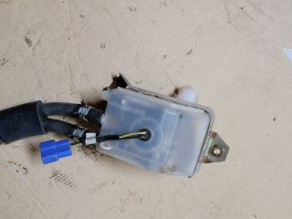 bontott MITSUBISHI L 300 Fékfolyadék Tartály