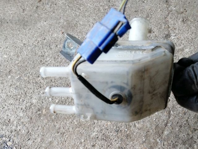 bontott MITSUBISHI L 300 Fékfolyadék Tartály