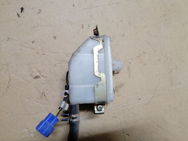 bontott MITSUBISHI L 300 Fékfolyadék Tartály