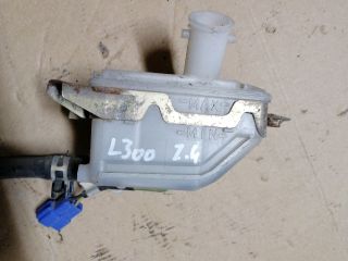 bontott MITSUBISHI L 300 Fékfolyadék Tartály