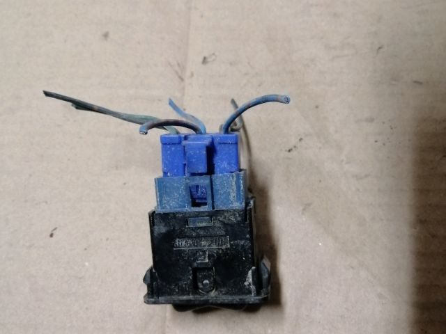 bontott MITSUBISHI L 300 Fűtéskapcsoló (manuális klímás)