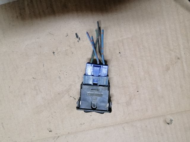 bontott MITSUBISHI L 300 Fűtéskapcsoló (manuális klímás)