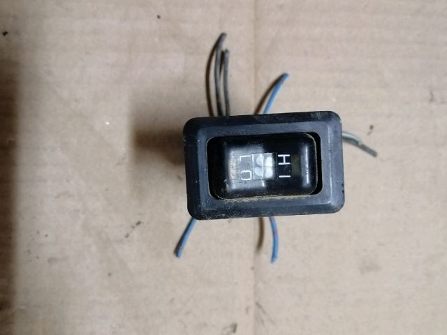 bontott MITSUBISHI L 300 Fűtéskapcsoló (manuális klímás)