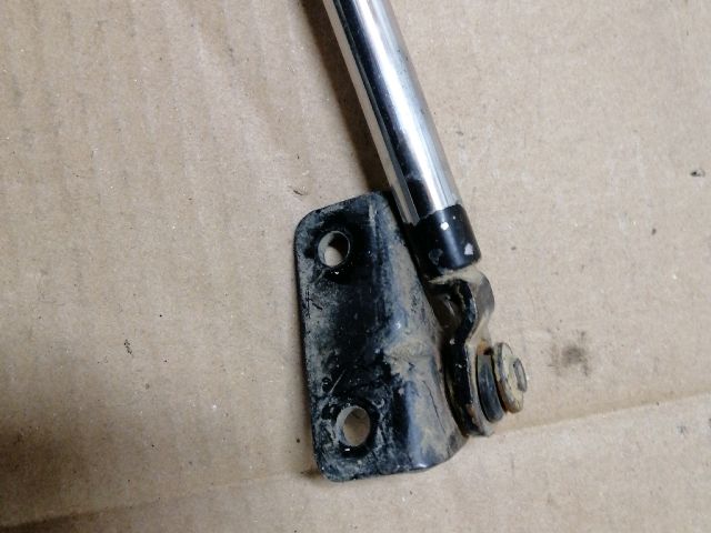 bontott MITSUBISHI L 300 Gázrugós Kitámasztó Teleszkóp Csomagtérajtó Jobb