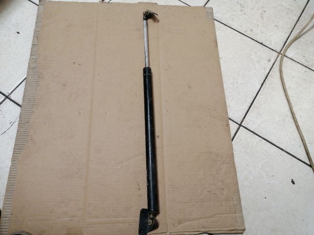 bontott MITSUBISHI L 300 Gázrugós Kitámasztó Teleszkóp Csomagtérajtó Jobb