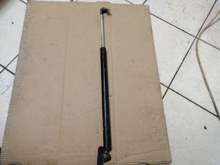 bontott MITSUBISHI L 300 Gázrugós Kitámasztó Teleszkóp Csomagtérajtó Jobb