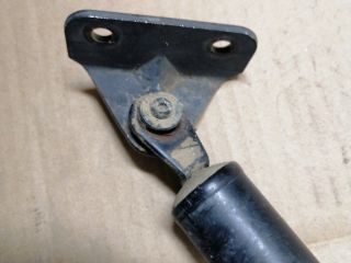 bontott MITSUBISHI L 300 Gázrugós Kitámasztó Teleszkóp Csomagtérajtó Jobb