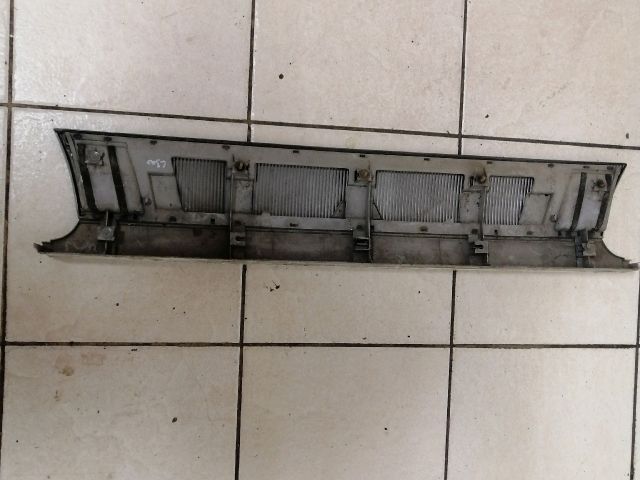 bontott MITSUBISHI L 300 Hűtőrács
