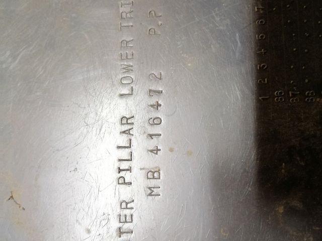 bontott MITSUBISHI L 300 Jobb első Fenéklemez