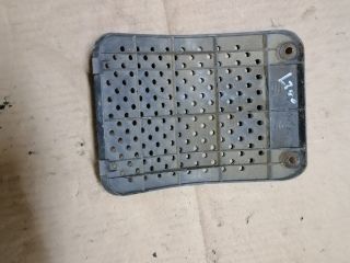 bontott MITSUBISHI L 300 Jobb első Hangszóró Burkolat