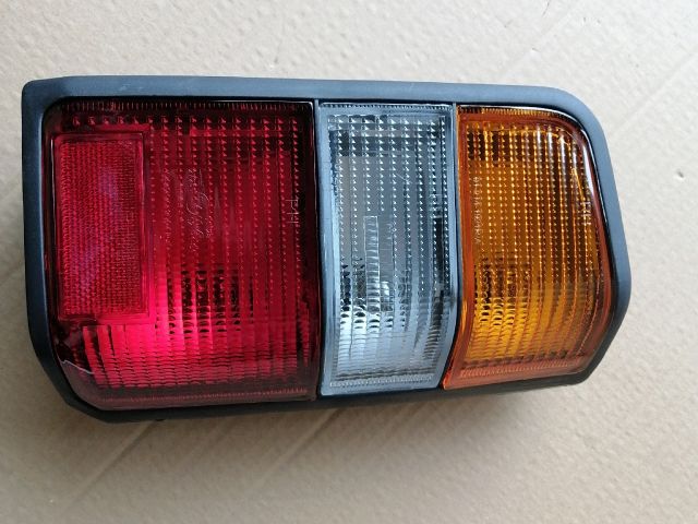 bontott MITSUBISHI L 300 Jobb Hátsó Lámpa