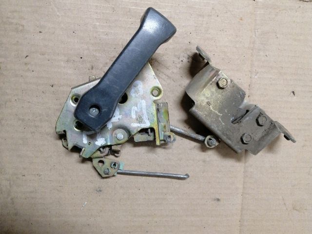 bontott MITSUBISHI L 300 Jobb hátsó Tolóajtó Ajtónyitó Szerkezet