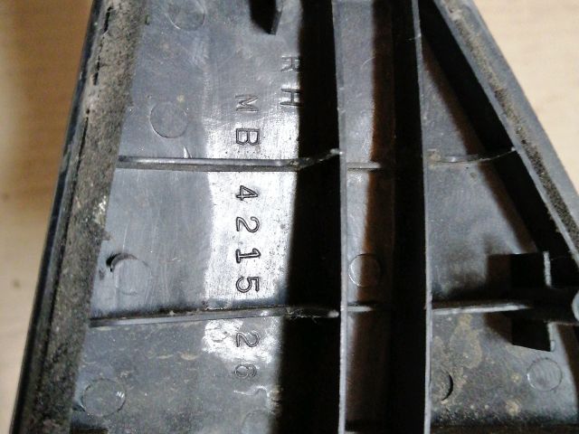 bontott MITSUBISHI L 300 Jobb Visszapillantó Tükör Előtti Burkolat