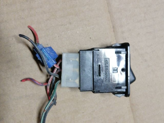 bontott MITSUBISHI L 300 Kapcsoló (Magában)