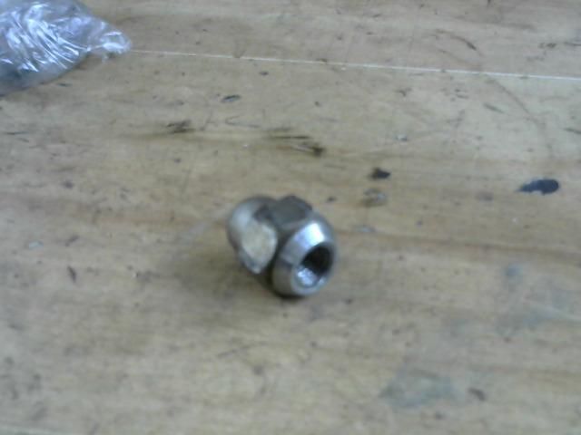 bontott MITSUBISHI L 300 Kerék Csavar Szett