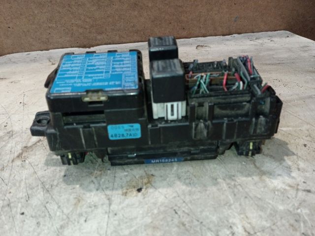 bontott MITSUBISHI L 400 Biztosítéktábla Motortér