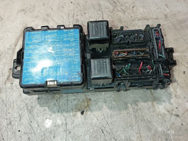 bontott MITSUBISHI L 400 Biztosítéktábla Motortér