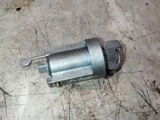 bontott MITSUBISHI L 400 Gyújtáskapcsoló Házzal