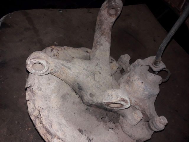 bontott MITSUBISHI L 400 Jobb első Csonkállvány Kerékaggyal