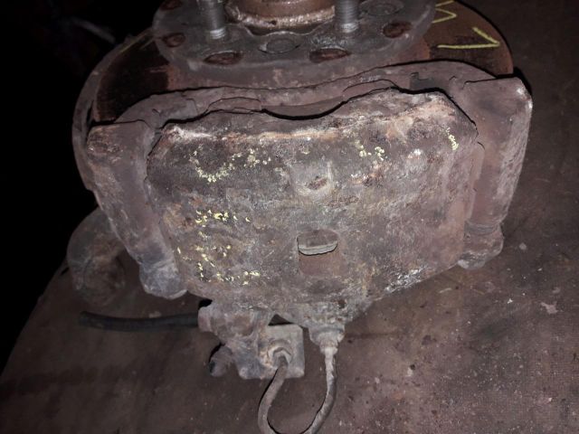 bontott MITSUBISHI L 400 Jobb első Csonkállvány Kerékaggyal