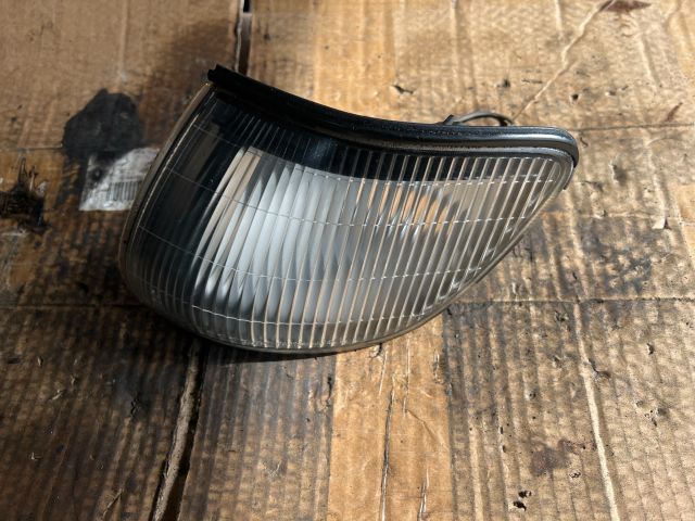 bontott MITSUBISHI L 400 Bal első Irányjelző