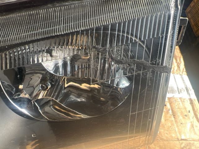 bontott MITSUBISHI L 400 Bal Fényszóró