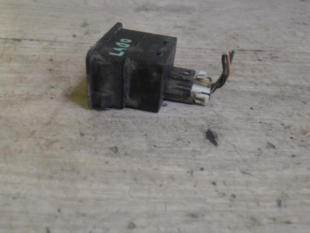 bontott MITSUBISHI L 400 Fényszórómagasság Állító Kapcsoló