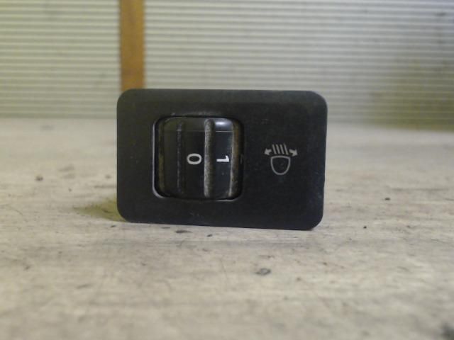 bontott MITSUBISHI L 400 Fényszórómagasság Állító Kapcsoló